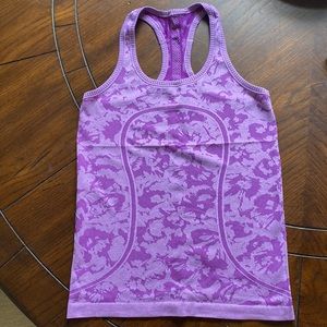 Lululemon top